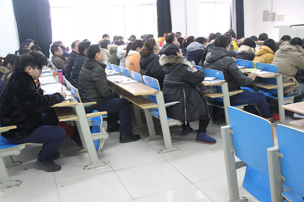 学工专题讲座成功举办