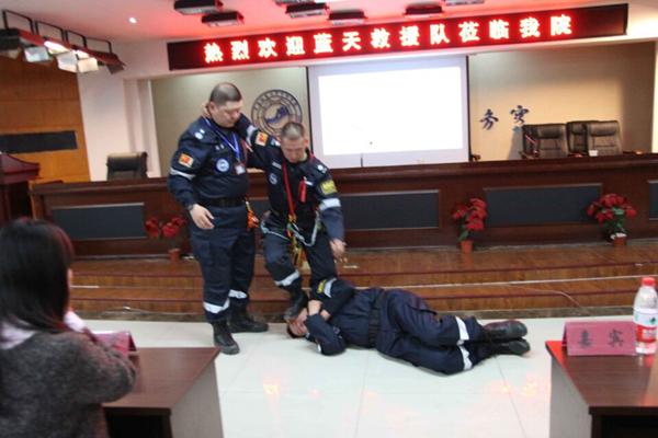 我院举办“大学生安全、防护”主题讲座