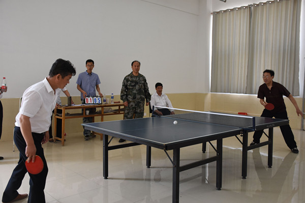 bat365举办教职工乒乓球团体赛
