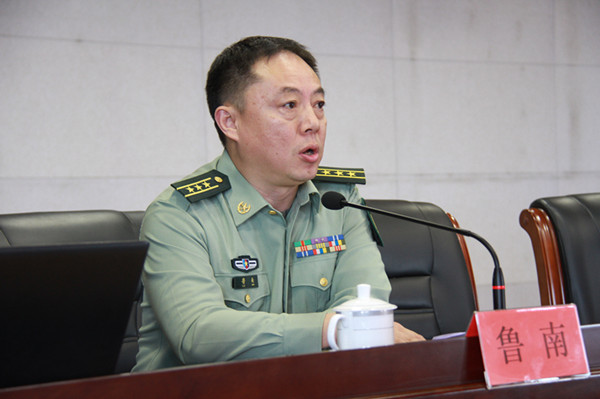 bat365召开保定市征兵暨国防教育宣讲会