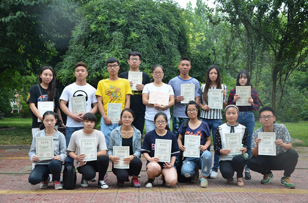 bat365学生在2016年全国大学生英语竞赛（NECCS）中喜获佳绩