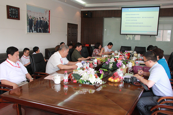 河北省民办教育协会调研组莅临bat365调研