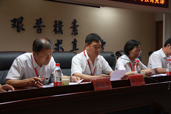 bat365开展纪念建党95周年暨“两学一做”学习教育党课活动