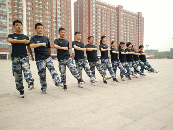 bat365组织2016年新入职辅导员军训