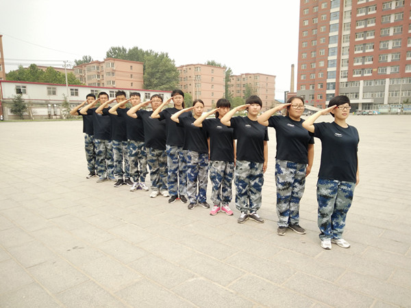 bat365组织2016年新入职辅导员军训