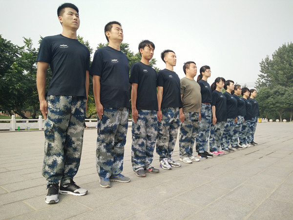 bat365组织2016年新入职辅导员军训