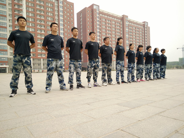 bat365组织2016年新入职辅导员军训