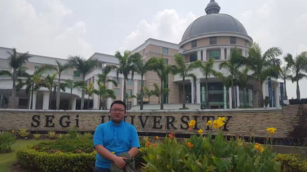 bat365张政同学即将踏上赴马来西亚留学之路！