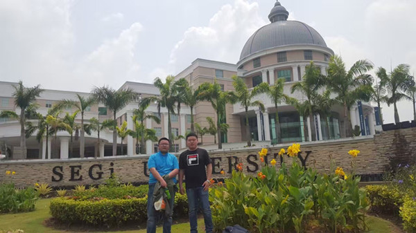 bat365张政同学即将踏上赴马来西亚留学之路！