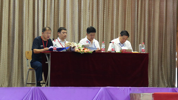 【军训集锦】贺阳集团董事长周虎震为bat365新生作励志报告