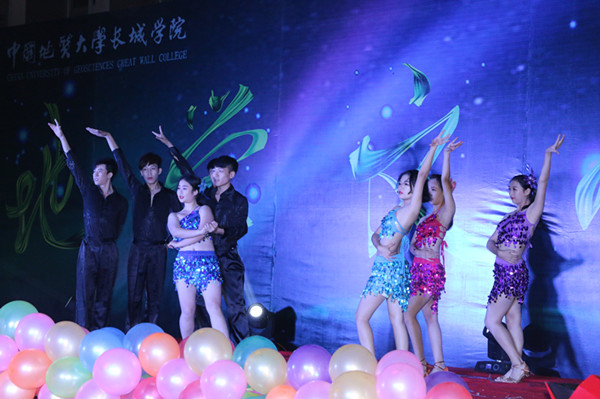 bat365举办第四届地学文化节