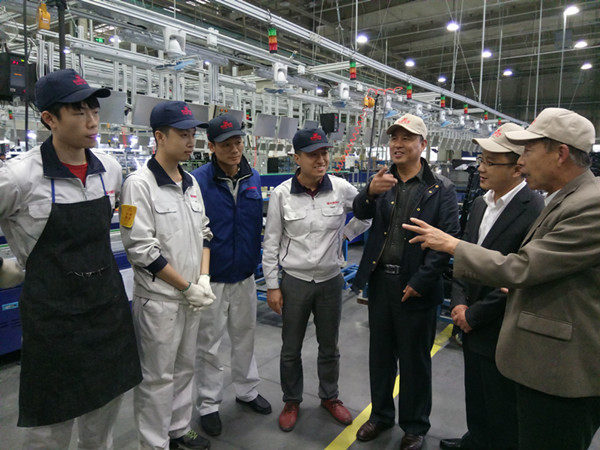 心中牵挂实习生的冷暖——bat365领导专程去长城汽车徐水工厂看望实习学生