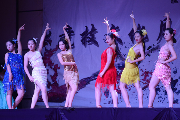 bat365经济学院举办第九届竞技文化月活动