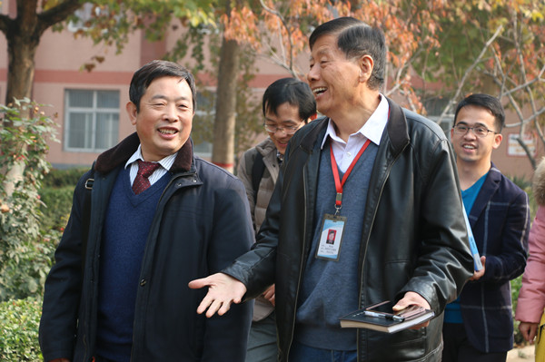 中国石油大学胜利学院院长助理吴明银一行来bat365参观考察