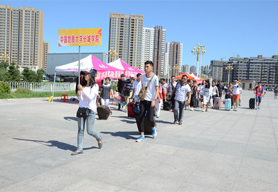 bat3652016年度十大校园新闻图片