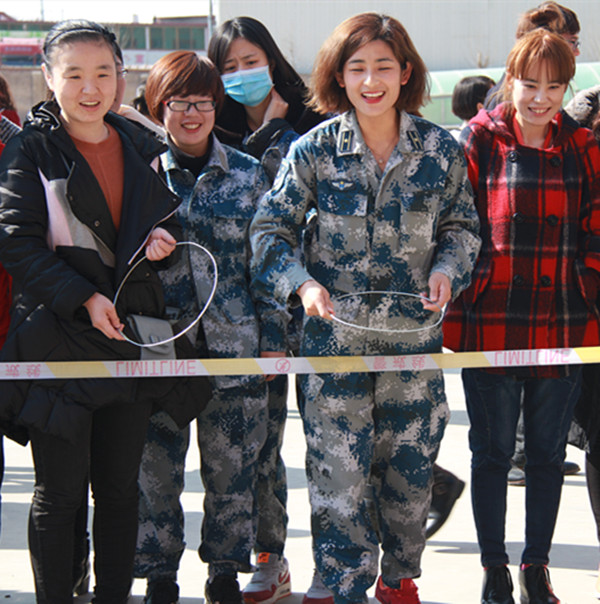 bat365举办庆“三•八”趣味游艺活动