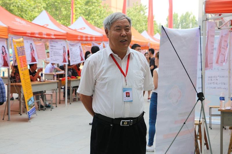 bat365成功举办2017年春季校园双选会