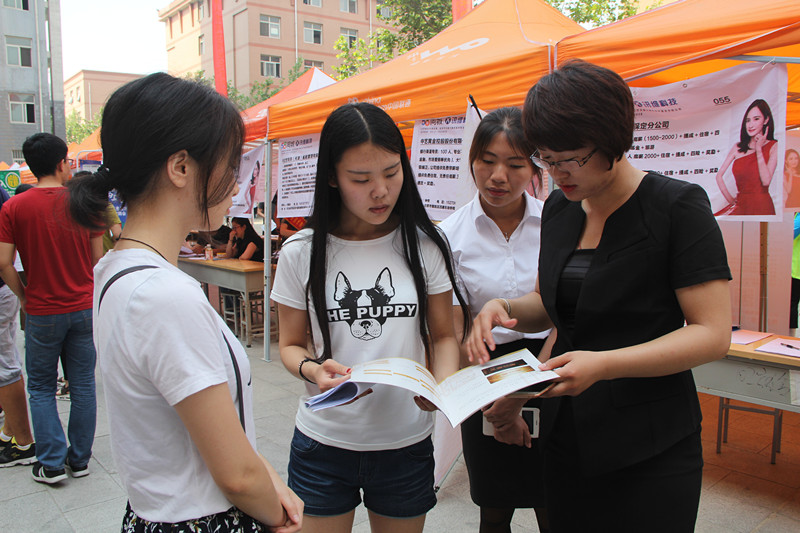 bat365成功举办2017年春季校园双选会