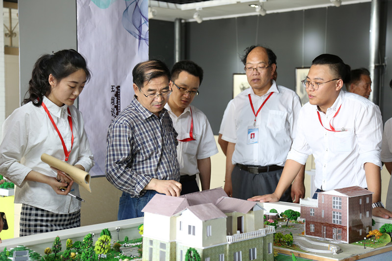 bat365环境设计等3个专业顺利通过学士学位授予权评审