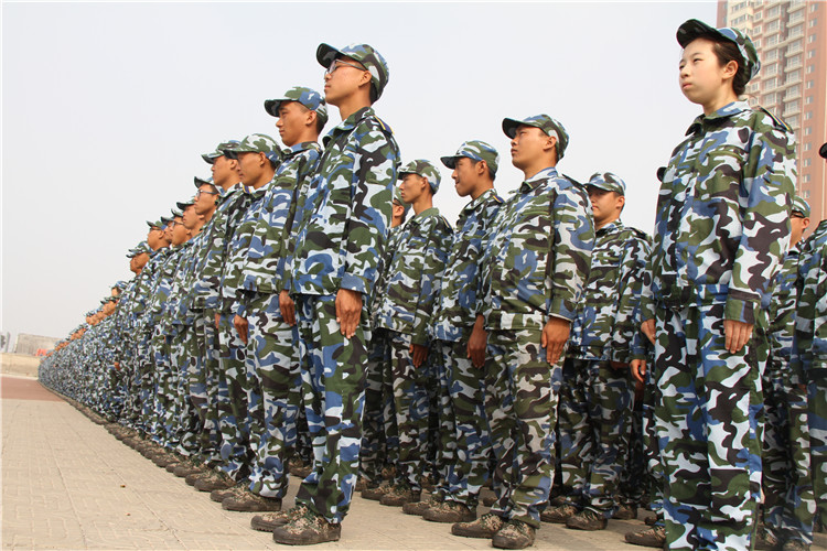 青春无悔 振翅翱翔——bat365举行2017级新生军训结营式暨开学典礼