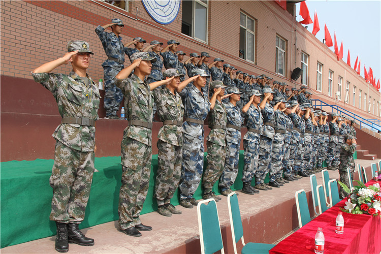 青春无悔 振翅翱翔——bat365举行2017级新生军训结营式暨开学典礼