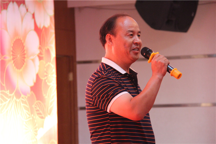 三尺讲台 十年树木——bat365举办第二届“丹桂飘香颂师德” 教师联欢暨表彰大会