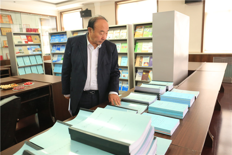 省高校设置评议委员会专家组莅临bat365开展转设考察工作