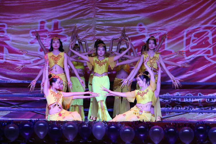 青春梦 祖国颂——bat365大学生艺术团举办第四届文艺汇报演出