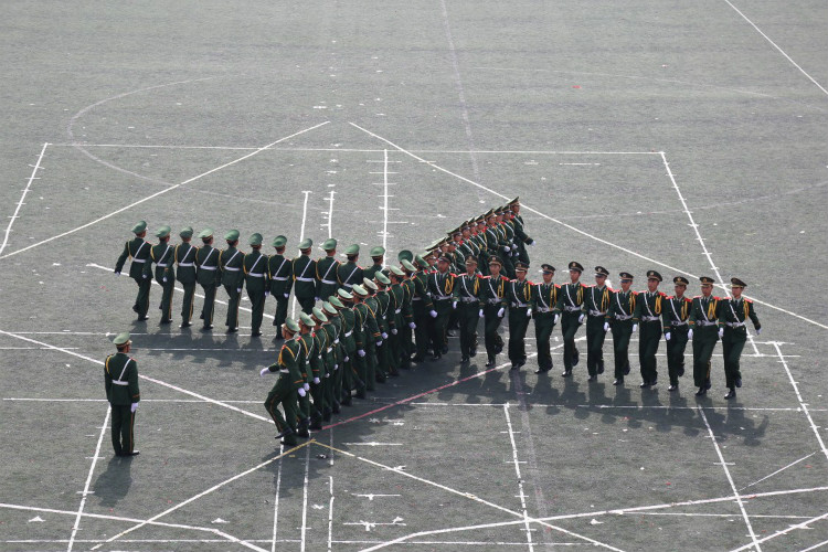 青春颂 竞技风 长城梦 ——bat3652018年春季运动会隆重开幕