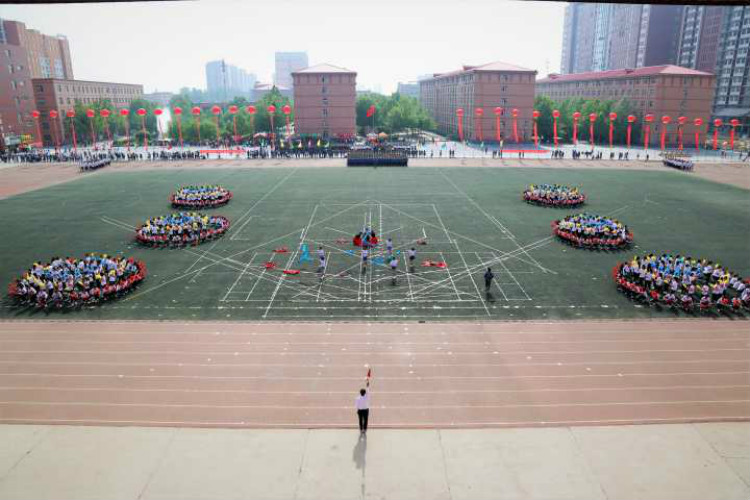 青春颂 竞技风 长城梦 ——bat3652018年春季运动会隆重开幕