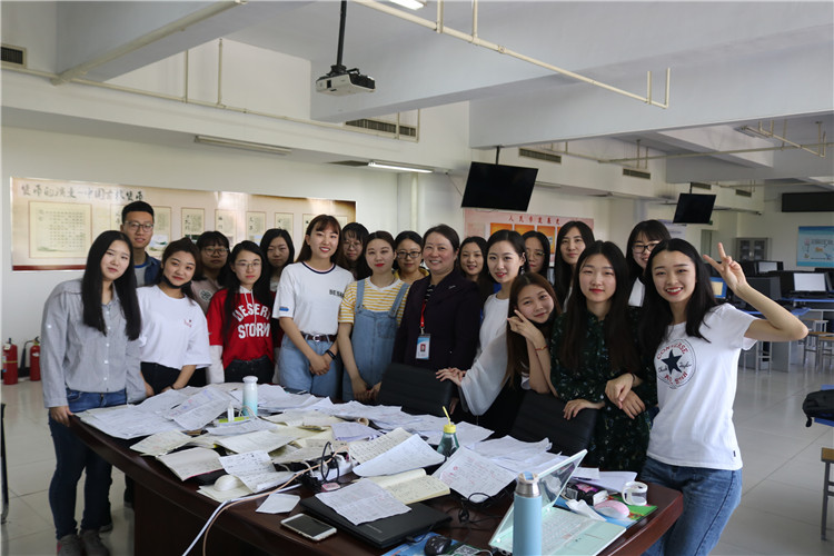 六年参赛，六年获奖，这次又是国家团体一等奖、指导教师一等奖、学生个人一等奖