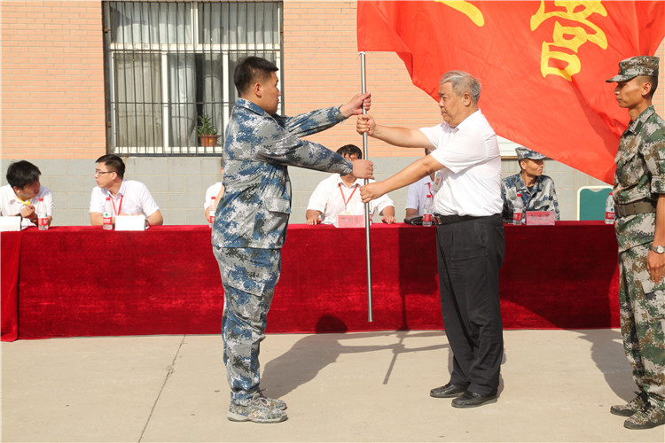 bat365举行2018级新生军训开营仪式