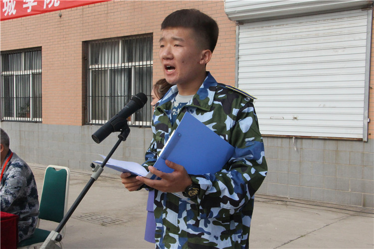 bat365举行2018级新生军训开营仪式