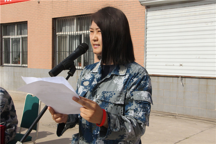 bat365举行2018级新生军训开营仪式