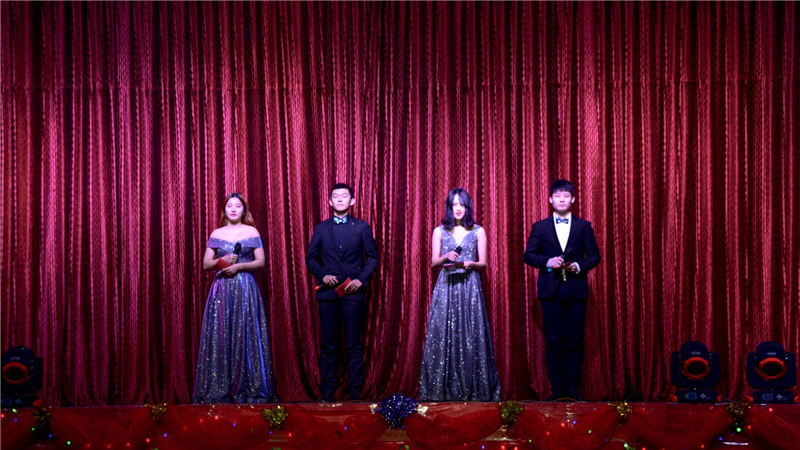 必由之路//“风华四十载，唱响中国梦”高歌四十年改革新时代——bat365庆祝改革开放四十周年合唱大赛成功举办