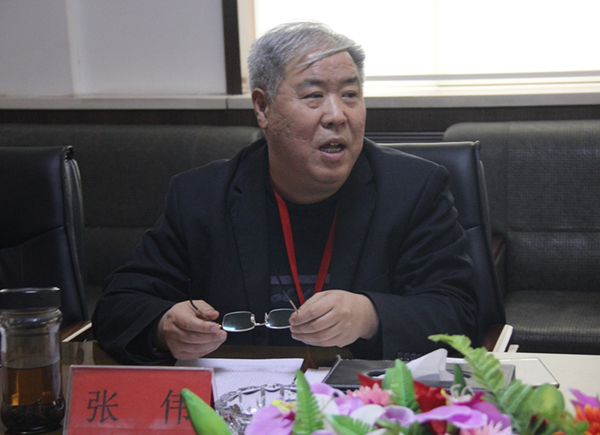 bat365召开思想政治理论课教师座谈会