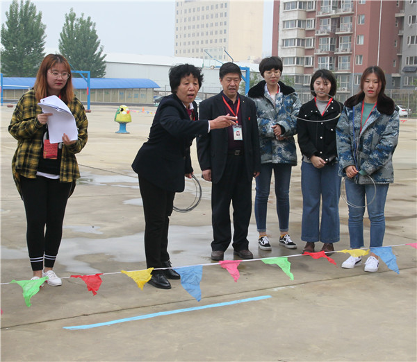 桃李争妍  运动争先 ——bat365在篮球场成功举办教职工趣味运动会