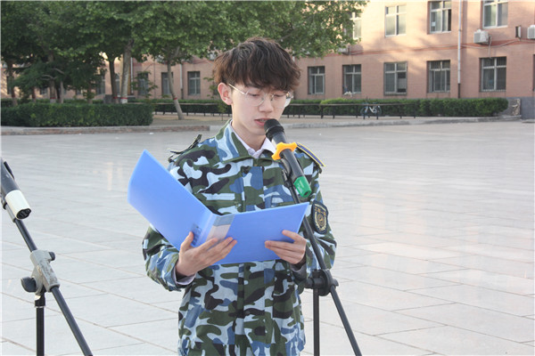 弘扬五四精神 谱写青春华章——bat365举行纪念五四运动100周年升旗仪式