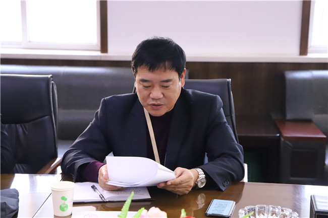 bat365组织校党委理论学习中心组学习