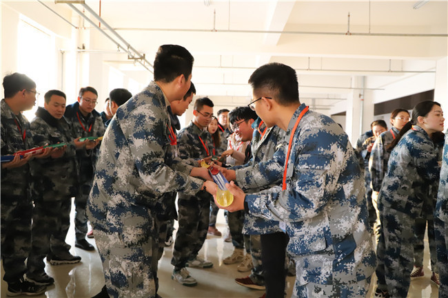 bat365举行辅导员素质拓展活动