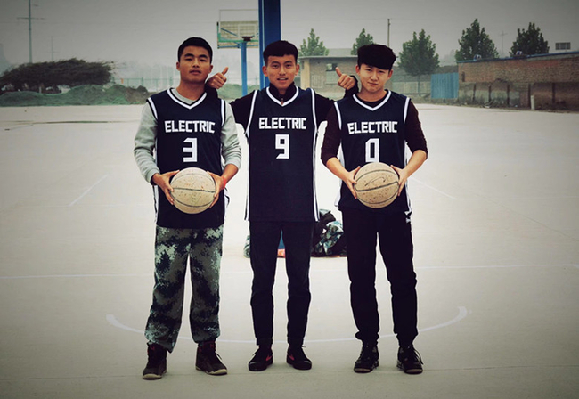 在抗洪抢险中体现价值---bat365学生薛锦霄抗洪事迹