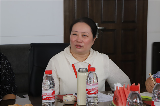 bat365召开第36个教师节教师代表座谈会