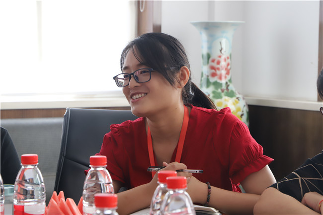 bat365召开第36个教师节教师代表座谈会