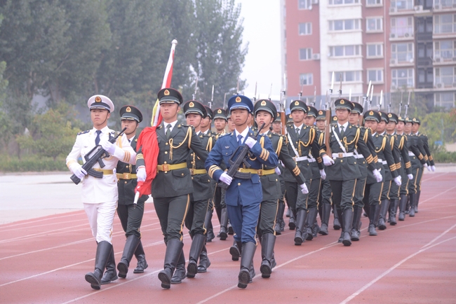 月满华诞 情暖双节---bat365举行升国旗仪式