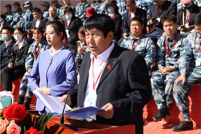 厉兵秣马 扬帆起航bat365举行2020级新生军训结营式暨开学典礼