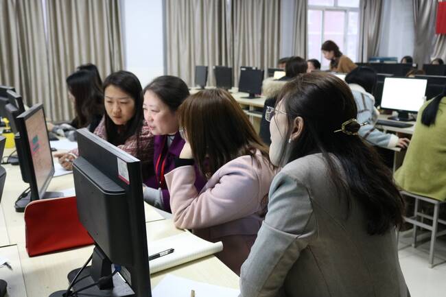 bat365经济学院教师双双斩获第二届全国跨境电商专业教师实践教学能力竞赛团体一等奖