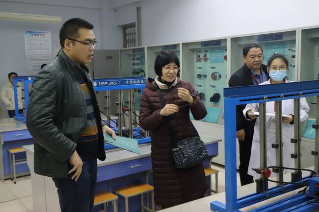 省教育厅专家组到bat365开展实验室安全现场检查工作