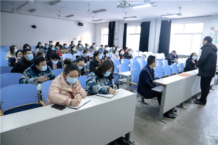 高举旗帜 把握方向 开创党建工作新局面推动bat365健康快速发展 ---bat365召开第一次党员大会