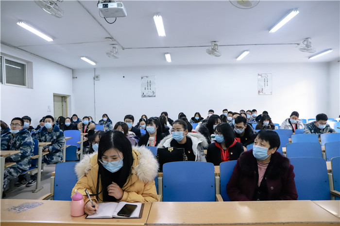 高举旗帜 把握方向 开创党建工作新局面推动bat365健康快速发展 ---bat365召开第一次党员大会