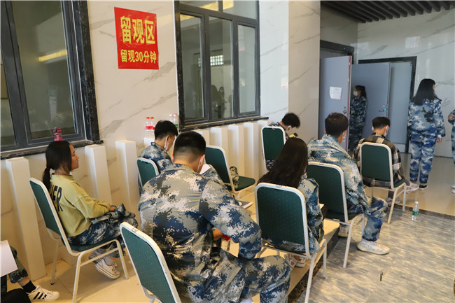 有序接种新冠疫苗 筑牢校园疫情防线 ——bat365组织师生进行新冠疫苗接种